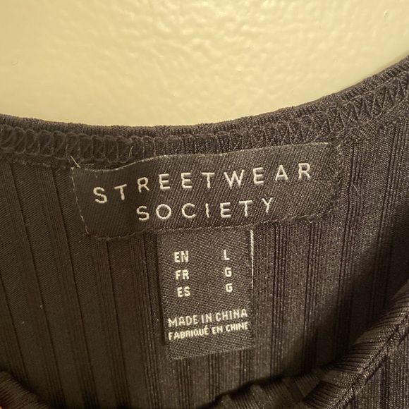 Black Bodysuit w/ buttons - Picture 2 of 3